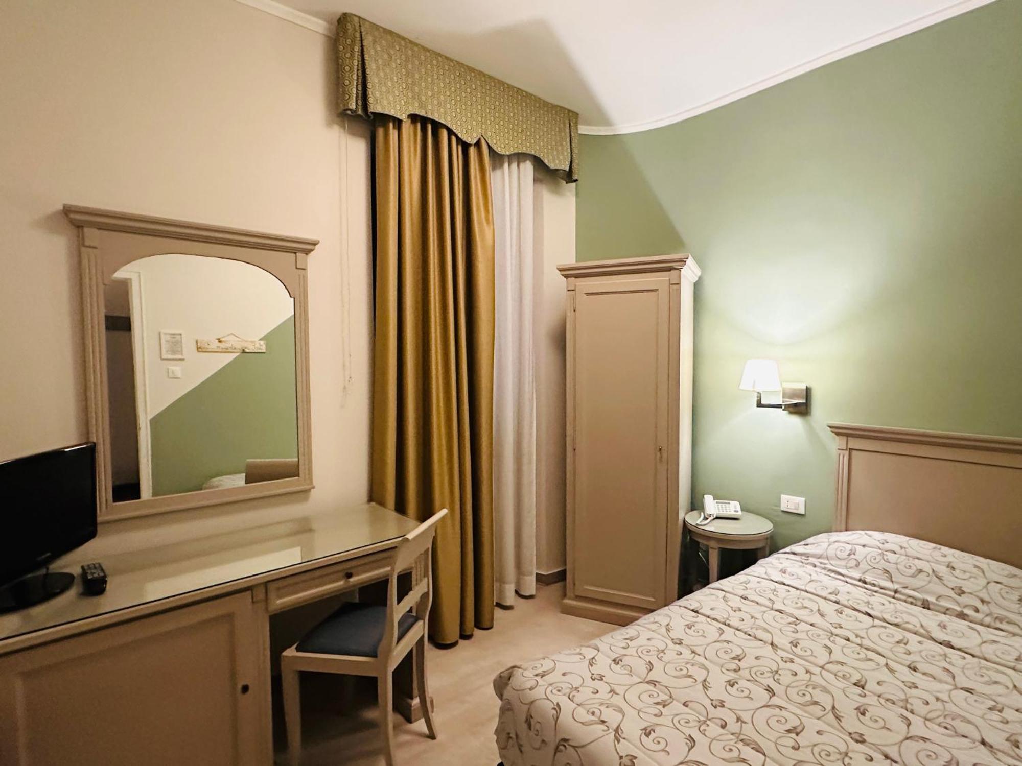 Hotel Bristol Trieste Exterior photo